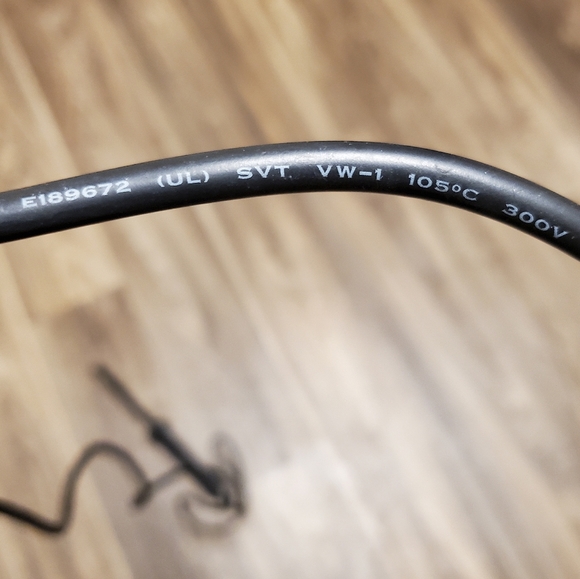 Enzo Milano clipless Curling Iron Wand. - Picture 9 of 13